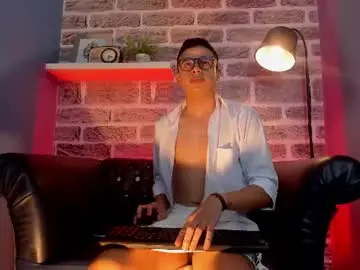 Chaturbate Adult Webcam of tommy_wild1