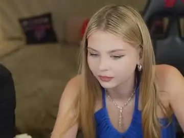 Chaturbate Nude Webcam of bright_diamonds_054