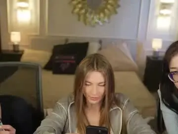 Chaturbate Free Live Porn of bright_diamonds_054
