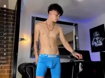 Chaturbate Live Sex Cam of pretur_crubaa