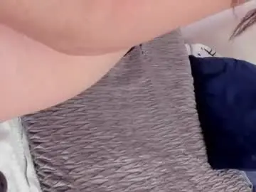 Chaturbate Adult Video Chat of halie728
