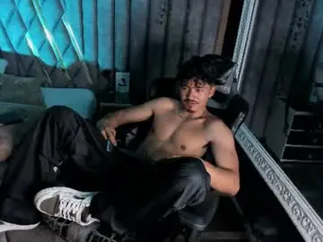Chaturbate Live Sex Cam of nicolaikarav