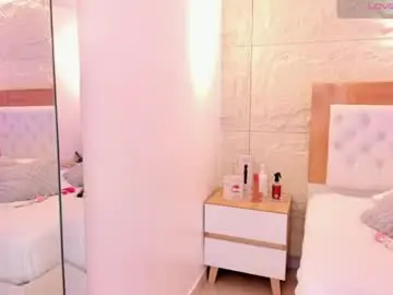 Chaturbate Live Porn of roxi_moon1