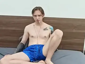 Chaturbate Live Sex Cam of silent_stitch