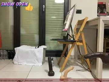 Chaturbate Live Sex Cam of lady_anal