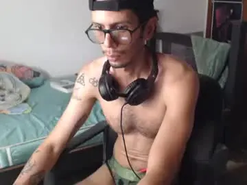 Chaturbate Live Sex Cam of julfigo