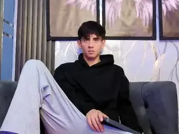 Chaturbate Live Sex Cam of demian_hot99
