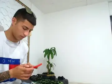 Chaturbate Sex Cam of mr_porn_9