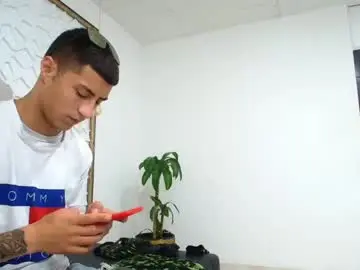 Chaturbate Live Porn of mr_porn_9