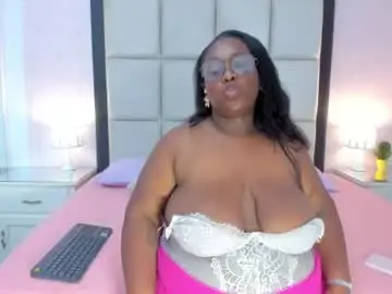 Chaturbate Adult Video Chat of treisyvixen