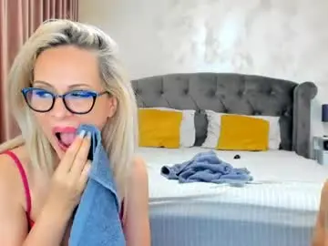 Chaturbate Live Sex of nicepussyfuckk18