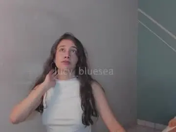 Chaturbate Live Sex Cam of lucy_bluesea