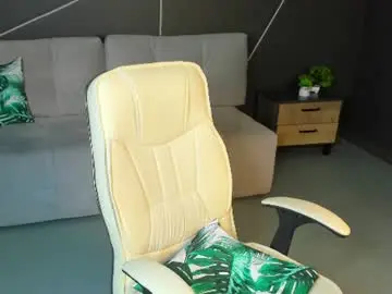 Chaturbate Live Sex Cam of kiki_peach