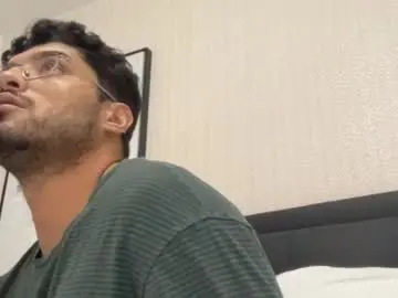 Chaturbate Live Sex Cam of bdever7