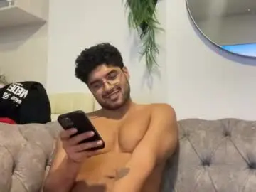 Chaturbate Live Sex Cam of bdever7
