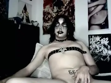 Chaturbate Live Sex Cam of kiiller_queen
