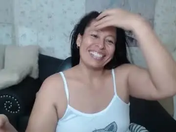 Chaturbate Live Sex Cam of mature_martina_