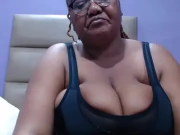 Chaturbate Sex Cam of gianttitts