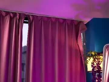 Chaturbate Live Sex Cam of elyssawetxx