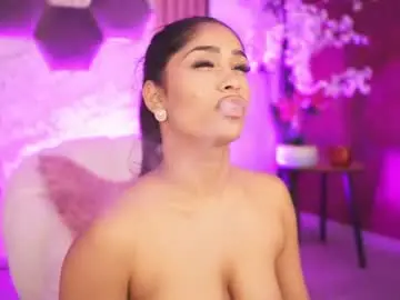 Chaturbate Nude Webcam of kira_krush