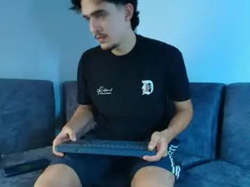 Chaturbate Watch Live Sex Cams of justinsinner1