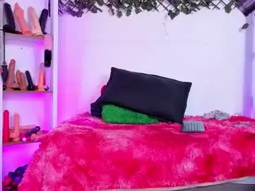 Chaturbate Watch Live Sex Cams of louise_nails