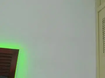 Chaturbate Live Sex Cam of sweetafrican_squirt1