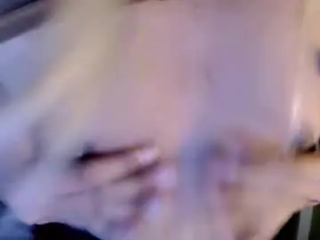Chaturbate Live Sex Cam of kendra_lunaxx