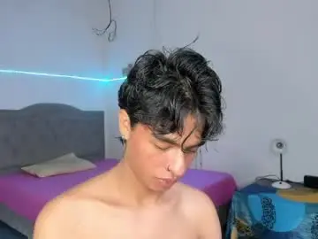 Chaturbate Live Sex Cam of ariel_adan