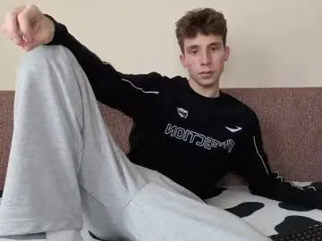 Chaturbate Adult Video Chat of cute_brian