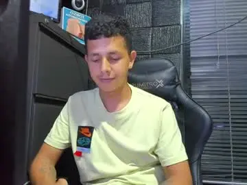 Chaturbate Best live sex cam show of g_lincoln