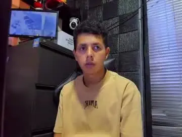 Chaturbate Free Live Porn of g_lincoln