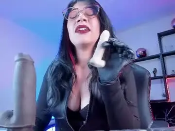 Chaturbate Live Sex Cam of halley_ravenn