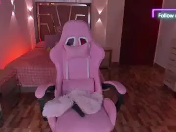 Chaturbate Live Sex Cam of lunna_roosee