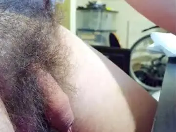 Chaturbate Free Porn Cam of smallhairyuncut