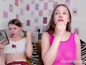 Chaturbate Live Sex Cam of playfulmelly