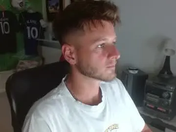 Chaturbate Live Sex Cam of freddy_star