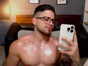 Chaturbate Live Sex Cam of mike_montoya