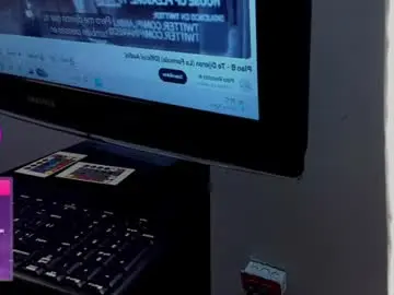 Chaturbate Free Live Porn of moly_juicy