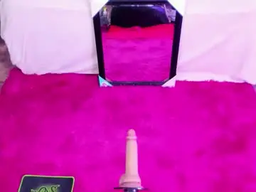 Chaturbate Live Sex Cam of natalie_swetty