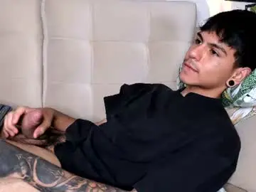 Chaturbate Free Porn Cam of austin_falcon