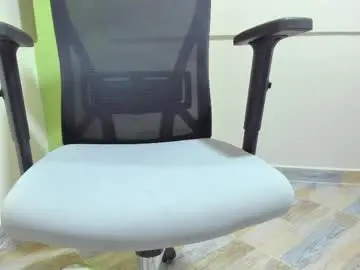 Chaturbate Free Live Porn of emma_muscle_