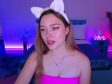 Chaturbate Live Sex Cam of ava_loone
