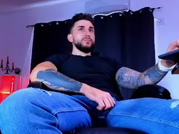 Chaturbate Best live sex cam show of mightyaaron