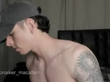 Chaturbate Free Porn Cam of jhonny_macallan