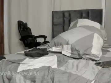 Chaturbate Free Porn Cam of jhonny_macallan
