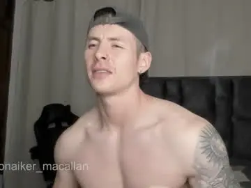 Chaturbate Live Sex Cam of jhonny_macallan