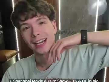 Chaturbate Live Sex Cam of calvin_loves_you