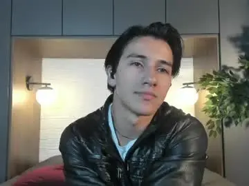 Chaturbate Live Sex Cam of andyjoy_