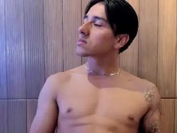 Chaturbate Live Sex Cam of andyjoy_